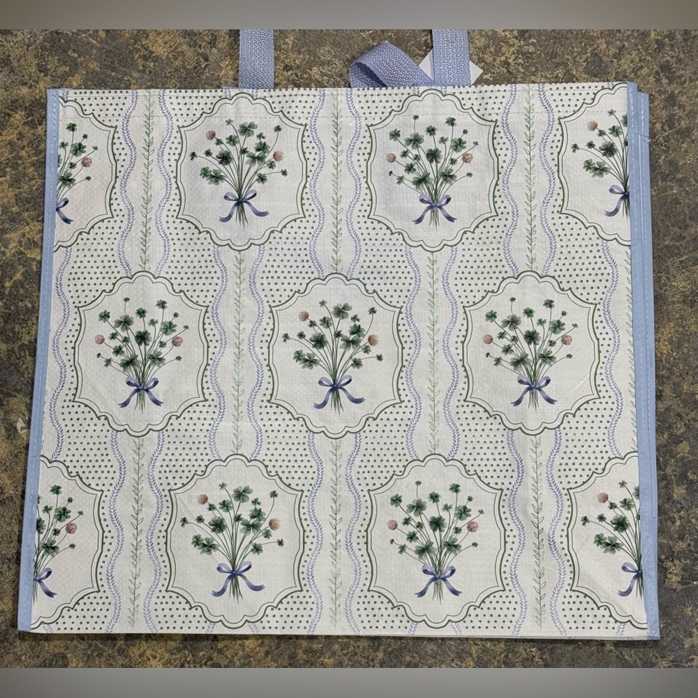TJMaxx HomeGoods Marshall’s Reusable Shopping Tote-Lucky 4-Leaf Clover Bouquet